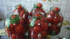 Маринованные помидоры с сельдереем на зиму Помидоры с сельдереем на зиму дольками