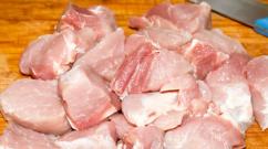 आलू के साथ ओवन में पका हुआ सूअर का मांस - सरल और स्वादिष्ट व्यंजन